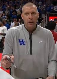 Have you seen <a href="/md_1010xl/">Mike Dempsey</a>  and Mark Pope in the same place together? 🤔🤔