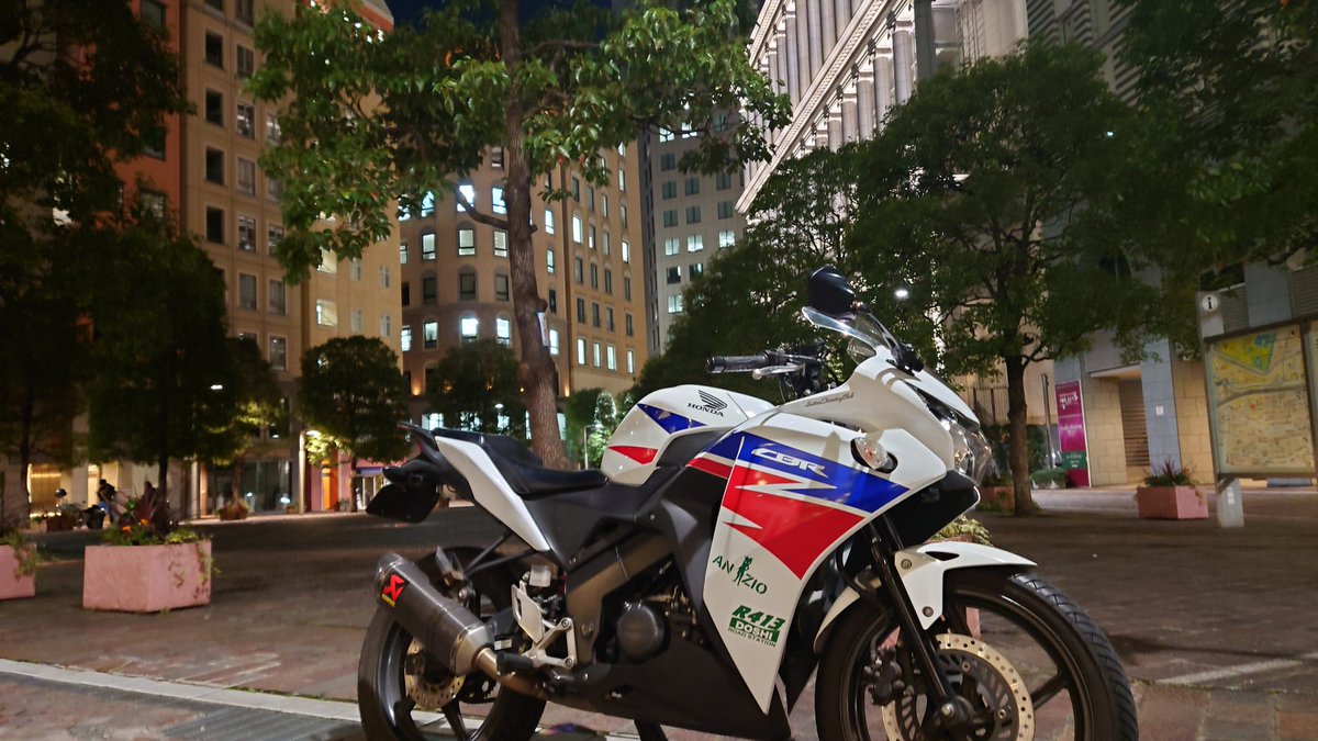 act31hiroki's tweet photo. #あの日のマシン
#CBR125R
#JC50 https://t.co/JxOUTV3kfS