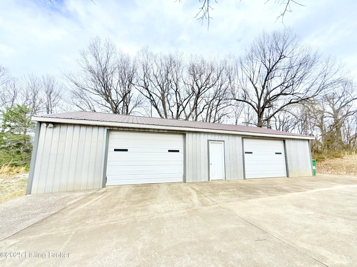 TeamPruitt's tweet photo. 💰New Listing Price: $259,000 💰
95 Webster WAY, Mcdaniels, KY 40152 is a 3  Bed/2.0 Bath/2,016 Sqft Single Family Home for $259,000
.
See more here: https://t.co/tPiXepPqZP

Amy Pruitt - 5028020802
#TeamPruitt #NewPrice #RealEstate https://t.co/yAwIQShUXb
