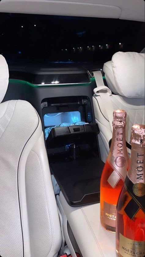JustMercy1time's tweet photo. 💁🏼‍♀️So We Did A Thing Earlier xx #Lit #Posh #Lush #Friday #RegularDay #AfterWork #Moet #Drink #TrendyFigures #CarRave #Chauffeur #Frank #Party #TrendingBit #Trending #LifeStyle #Oxford #ConsumeHealthy #LiveWealthy #Believe #Blessed #TheEnd 💁🏼‍♀️ https://t.co/yDIk9GOKed