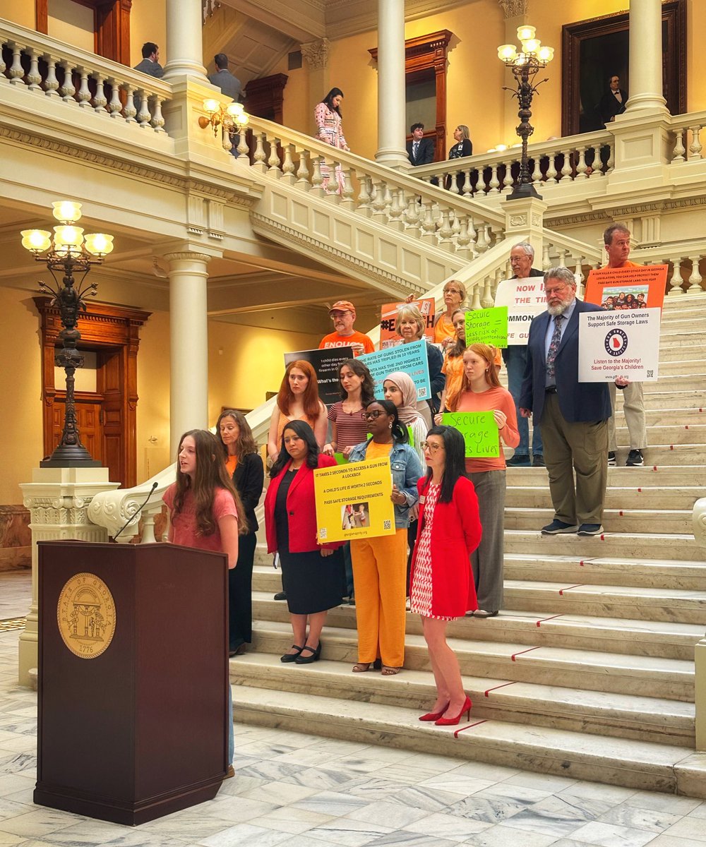 AuforGA's tweet photo. Last month, students from around GA, including those from Apalachee HS, came to the Capitol begging lawmakers for substantive gun safety laws.
On the same day they returned to check on our work, Senate Republicans gutted the single gun safety bill (#HB79) that had crossed over. https://t.co/qThwNvyvoR