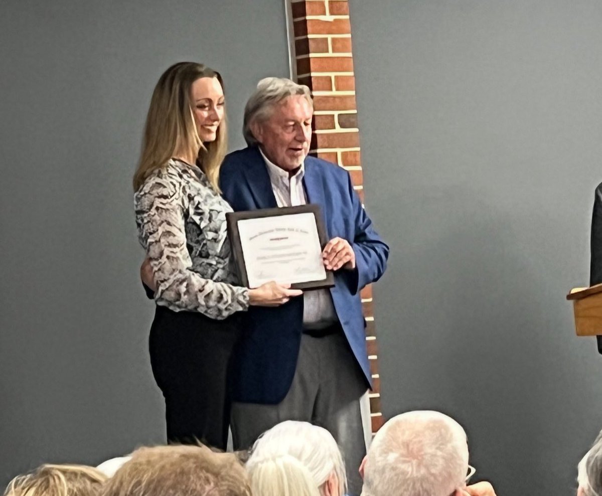 CONGRATULATIONS to Jess Wilson Odvodny (‘97) on her induction into the HALL OF FAME! No better way to get inducted than by Hall of Fame Coach Steinmeyer! 🐅🧡🏀