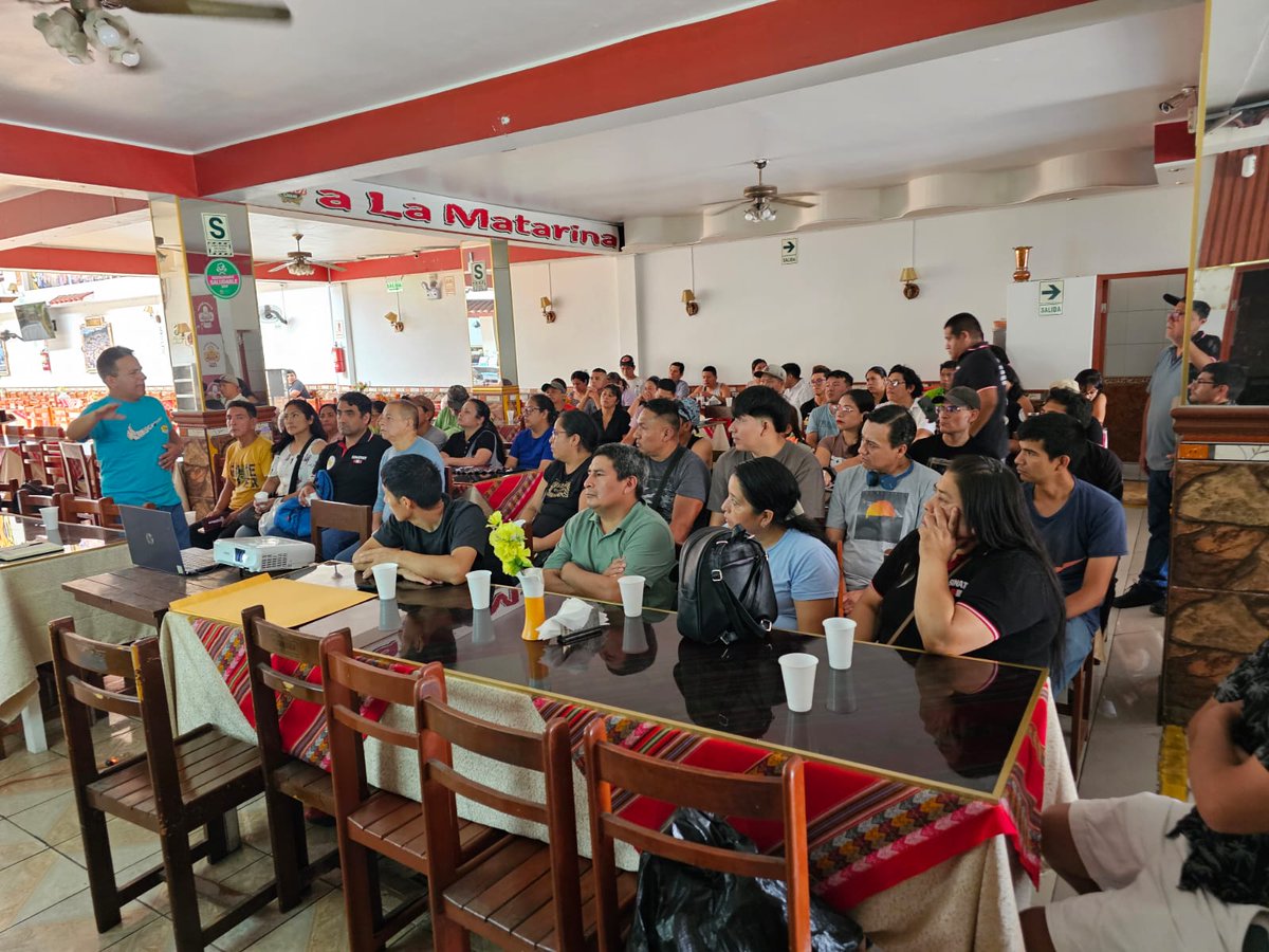 SINATHIT's tweet photo. Seguimos construyendo conciencia sindical en el sector comercio Perú ..
"Somos sindicato tottus "
"Somos SINATHIT" 
@Cutchile @FedCut @FETRIMAP_CGTP @IndiraHuilca @LaComuna_asesor @MTPE_Peru @uniamericas @cgt_peru @Mathias_UNI https://t.co/mn1U5Qi6Wf
