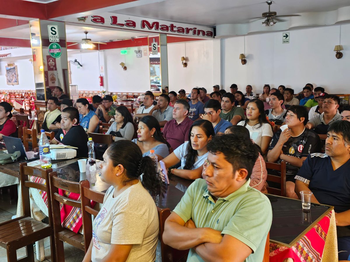 SINATHIT's tweet photo. Seguimos construyendo conciencia sindical en el sector comercio Perú ..
"Somos sindicato tottus "
"Somos SINATHIT" 
@Cutchile @FedCut @FETRIMAP_CGTP @IndiraHuilca @LaComuna_asesor @MTPE_Peru @uniamericas @cgt_peru @Mathias_UNI https://t.co/mn1U5Qi6Wf