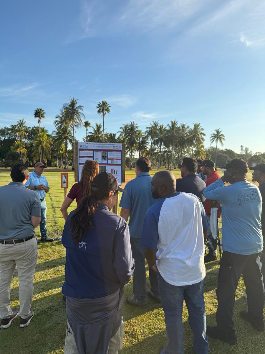 srvictor121's tweet image. I could not have imagined a few years ago that I would be presenting in another language, in another country, and in so many places about what I do to people.
Thank you @AJLindseyTurf, for this opportunity, and a big thanks to all my lab partners who always support me.