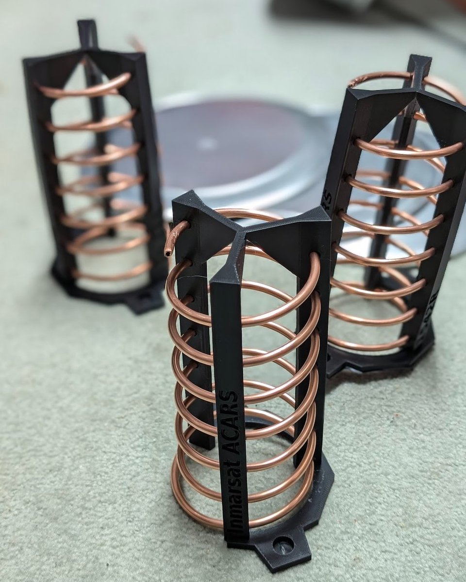 Got the copper wound on the 3D printed frames.
Next up is to drill the pizza pans and bolt the SMA connector and the frames to the reflector and solder the driven element tube to the connector. Tune with #VNA. That's about it.
#satcom #acars #avgeek #aircraft #antenna #SDR #lband