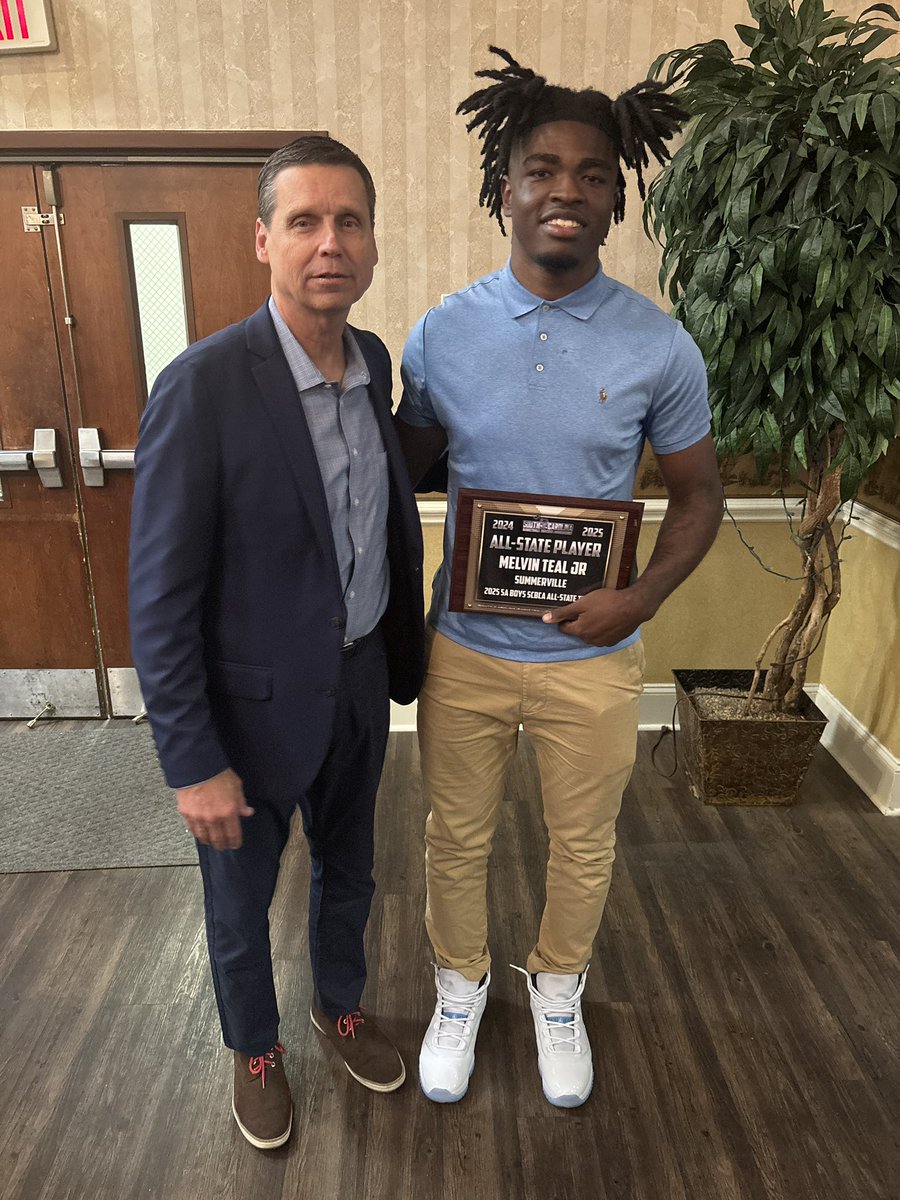 MELVIN TEAL 🧕🏿⚔️ (@bucketmel) on Twitter photo End of era. What a run!! Me and my coach we out #FOREVERGREENWAVE 💚💛<a href="/coachlongshs/">David Long</a> <a href="/CoachMagwood/">Cory Magwood, CSCS</a> <a href="/GWaveHoops/">Green Wave Basketball</a> <a href="/SCBCA/">South Carolina Basketball Coaches Association</a> <a href="/summerhuechtker/">Summer Huechtker</a> End of era. What a run!! Me and my coach we out #FOREVERGREENWAVE 💚💛<a href="/coachlongshs/">David Long</a> <a href="/CoachMagwood/">Cory Magwood, CSCS</a> <a href="/GWaveHoops/">Green Wave Basketball</a> <a href="/SCBCA/">South Carolina Basketball Coaches Association</a> <a href="/summerhuechtker/">Summer Huechtker</a>