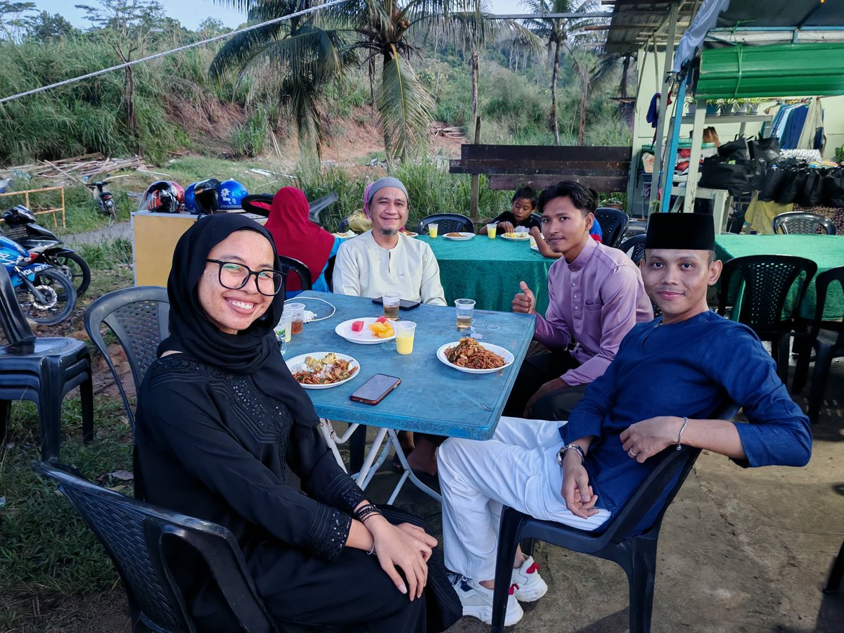 teammudajohor's tweet photo. Semalam telah berlangsung Program Iftar Rakyat MUDA Johor bersama mangsa banjir dan asnaf Kampung Sentosa, Masai. 

Kawasan ini antara yang terjejas akibat musibah banjir baru-baru ini dan melibatkan hampir 700 orang mangsa. https://t.co/qDnBNbKEll