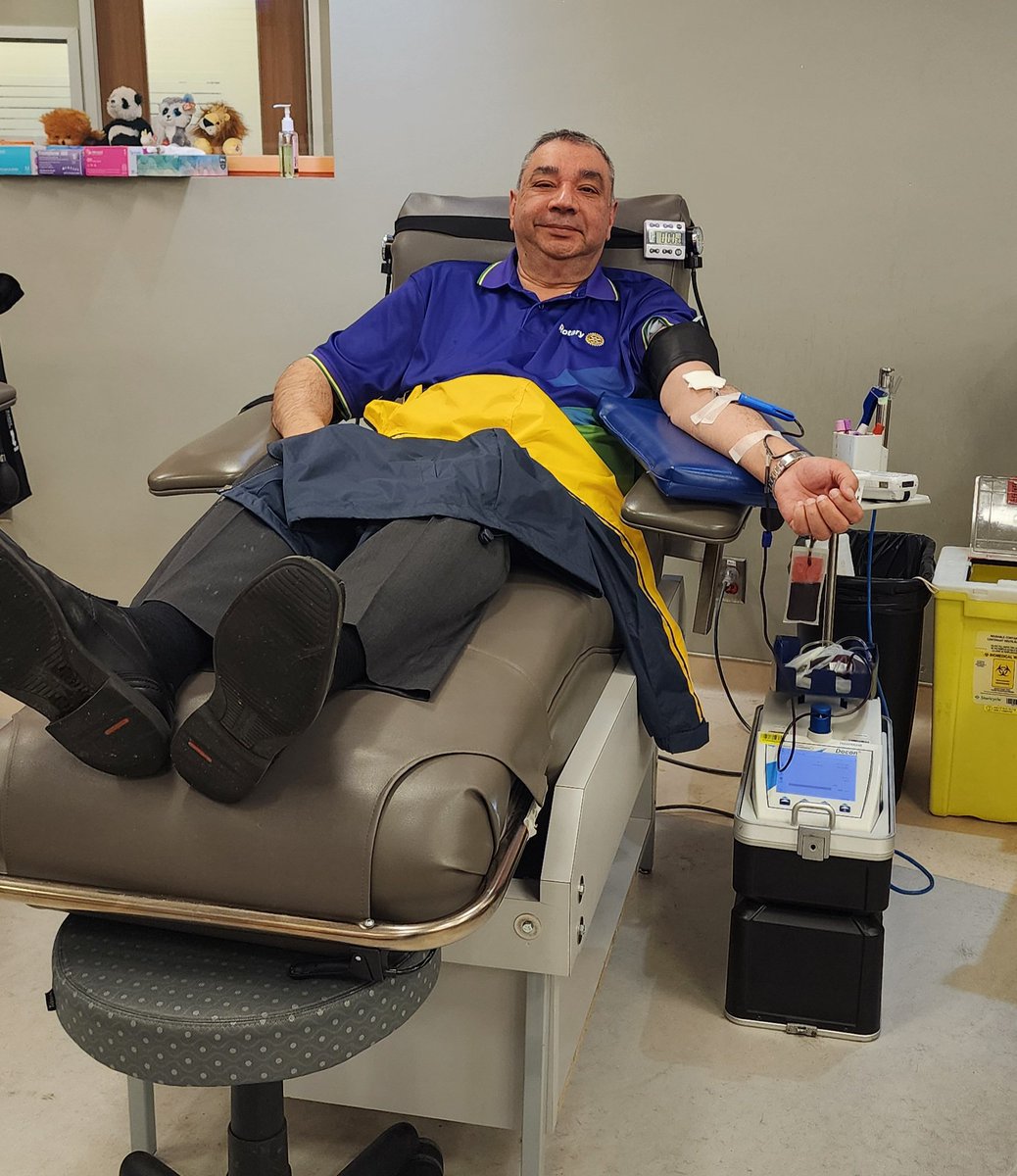 Today I gave my 28th donation of blood. My son Alexander had leukemia in 2003 but with much support &amp; blood donations, he fought a courageous battle against this disease &amp; won. 

Blood donation are essentia call 
1 888 2 DONATE
 blood.ca.

facebook.com/share/p/12H1Ri…