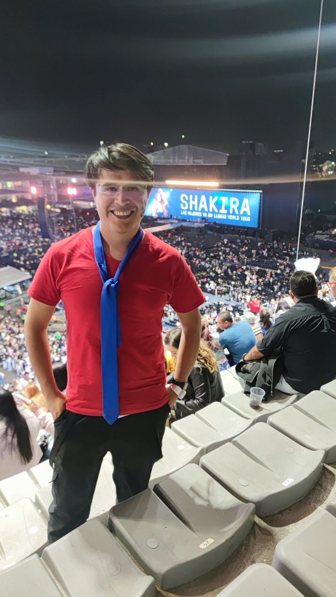 edgardow's tweet photo. Ya estamos en el mejor concierto de la historia! #LMYNLWTCDMX #LasMujeresyanolloranWorldTour #Shakira #cdmx #ShakiraenCDMX @Shakira #estadioGNP #Shakifan #Wolfpack https://t.co/NK40wsoW6R