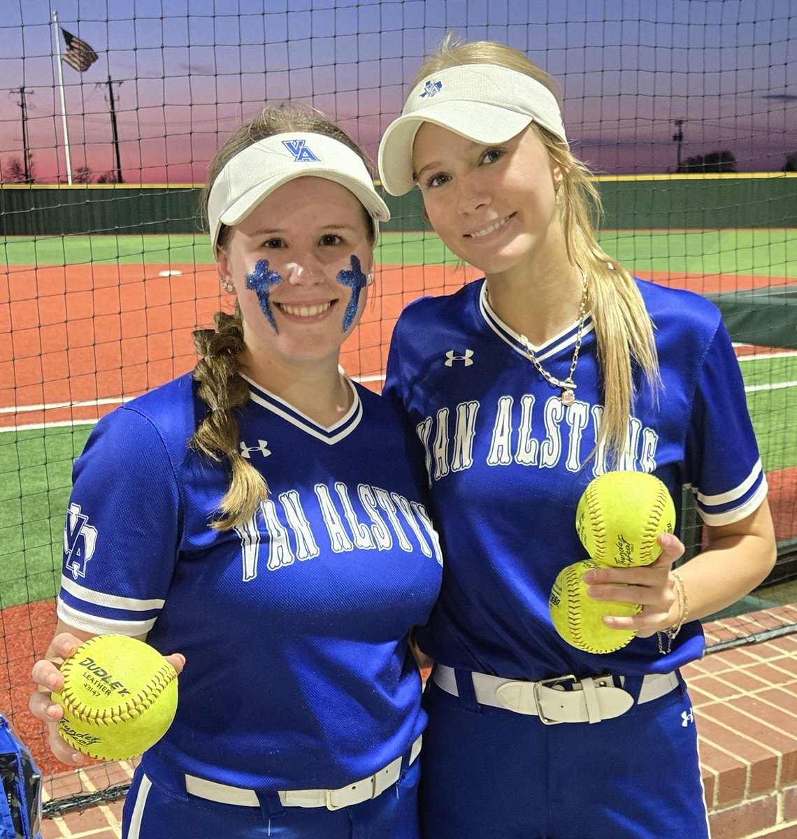 The team came out with bats blazing to earn the run rule win tonight in Celina! It was a multi-hit night for the majority of the lineup!

<a href="/Rylee_Adams2025/">Rylee Adams</a>: 2-3, 2 2R HRs 💣💣
<a href="/MackSpies2028/">Mackenzie Spies</a>: 2-2, 2R HR 💣, 2B
<a href="/KammyBloom2027/">Kammy Bloom</a>: (W) 5.0 IP, 3H, 1R, 6K, 0BB