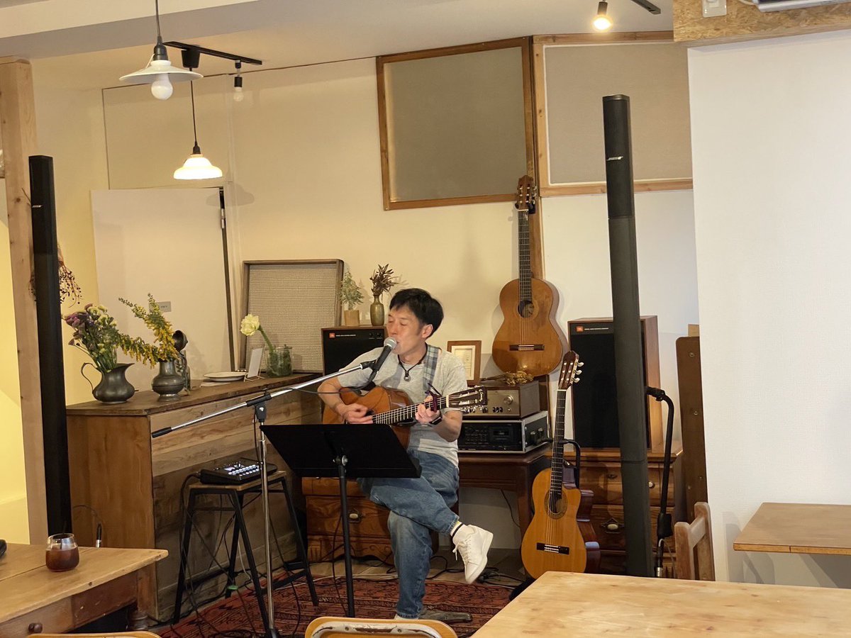 pabroyumar's tweet photo. CAFEシトカでのLIVE
猛烈に楽しかったなー

43歳最後のライブを
旧友ライバル先輩同志の佐藤嘉風さんのお店で歌えたご縁に感謝。

来てくれた皆さんありがとう！ https://t.co/CxkihPuxJE