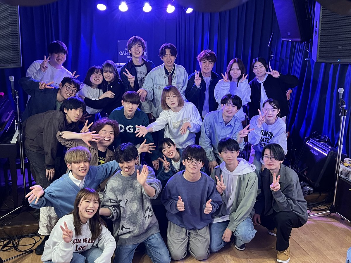 H0328R's tweet photo. 3/27（木）にカンタループⅡで演奏会を行いました！

3年生が参加できる最後のライブでもあったので思い出を語りながら、最後の時間を楽しく過ごせました。

次のイベントは、4/6（日）にある開桜祭や9（水）、17（木）にあるデモ演になります！
新入生の入部もお待ちしております！
#春から分大 https://t.co/i5xrTtZlR9