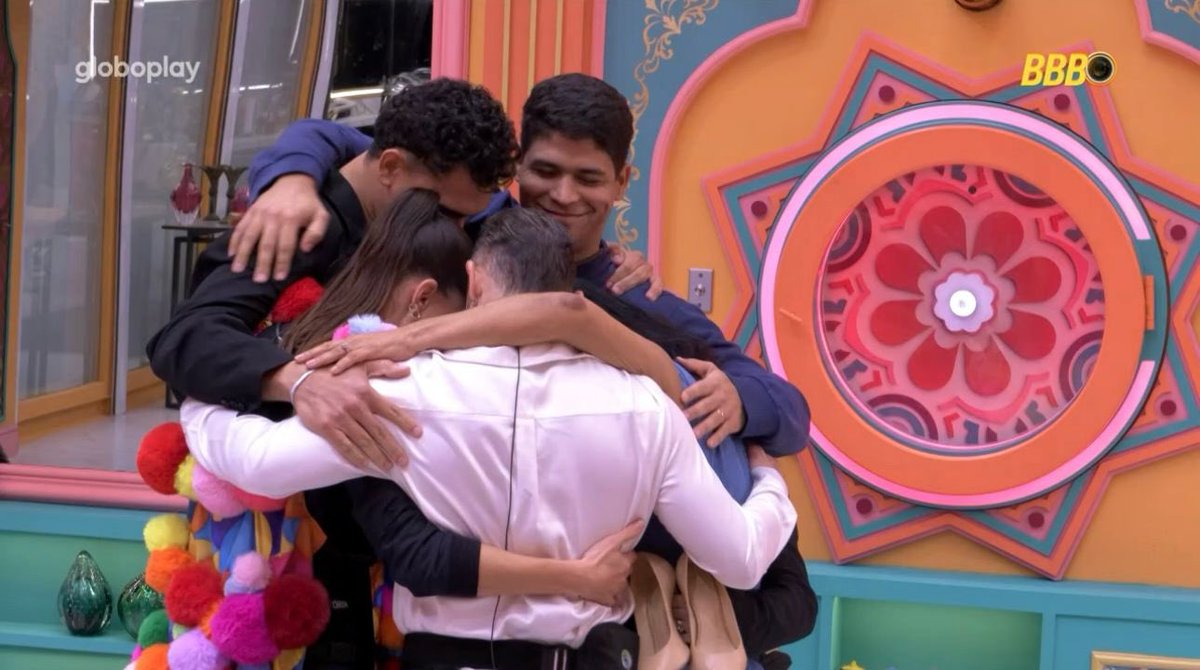 É POR ELES! 

Votem muito flamingos! 🦩 

#TeamStrada #BBB25  
Foto: Reprodução/Globoplay