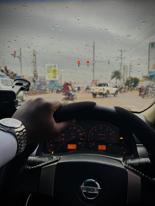 PrinceLusingah's tweet image. With this unpredictable weather, you might find yourself regretting choosing a 50x100 plot over a car.