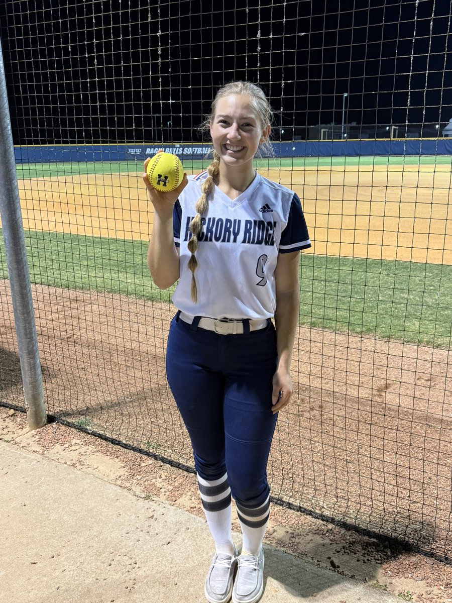 Ran into a tough Piedmont tonight and fell short!  We battled and ready for some rest this weekend then back at it next Tuesday night!  <a href="/kristynembler/">Kristyn Embler 2025</a> w/13k’s in the ⭕️ &amp; <a href="/Katie_Rhyne9/">Katie Rhyne</a> with a 2run 💣! 🤘🏽