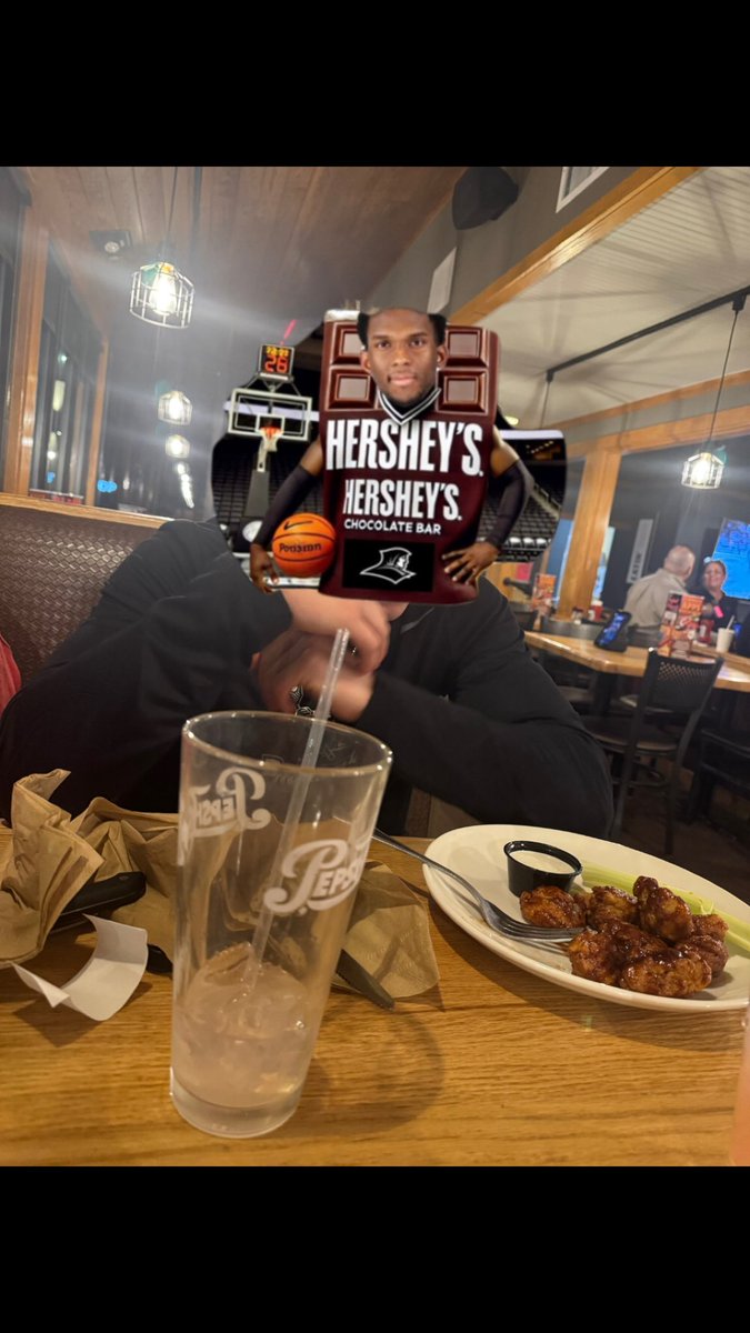 Richard Barron (@richbaconator) on Twitter photo Hersheys fucking up some wings #LANK Hersheys fucking up some wings #LANK