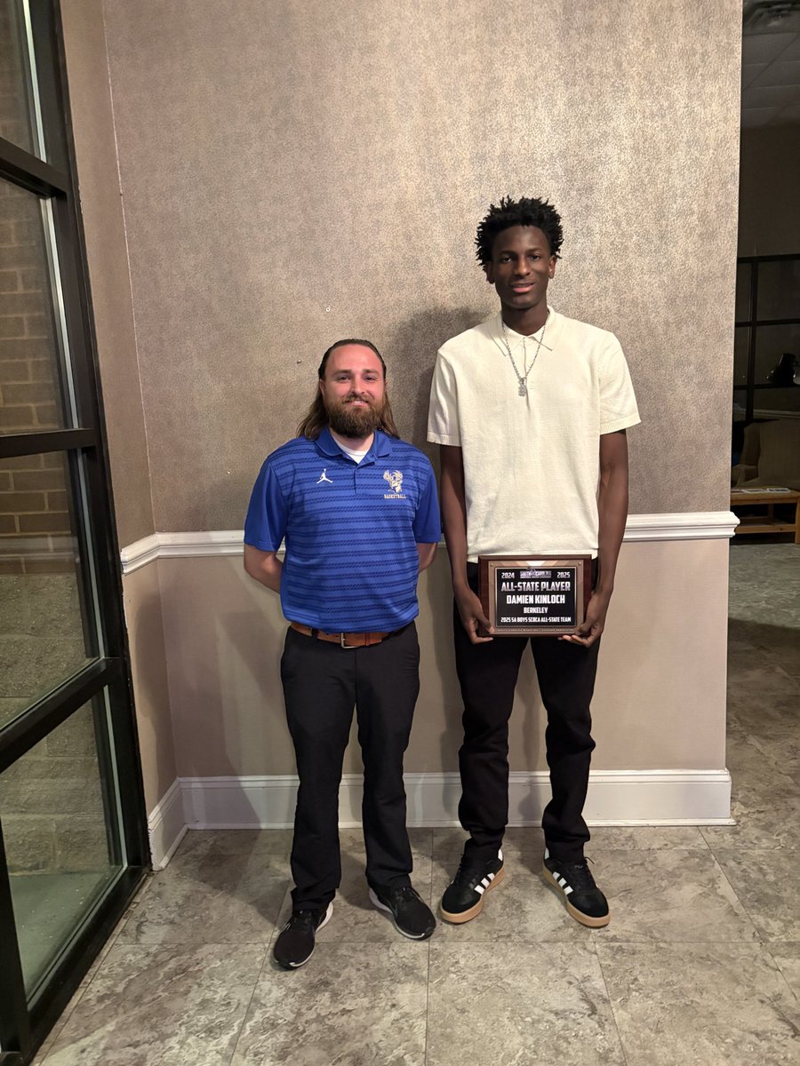 StagsHoops's tweet image. Enjoyed Celebrating @kinloch_deuce making the All State Team tonight at the @SCBCA All State Banquet #EarnedNotGiven #BuiltByWork #WeDevelop