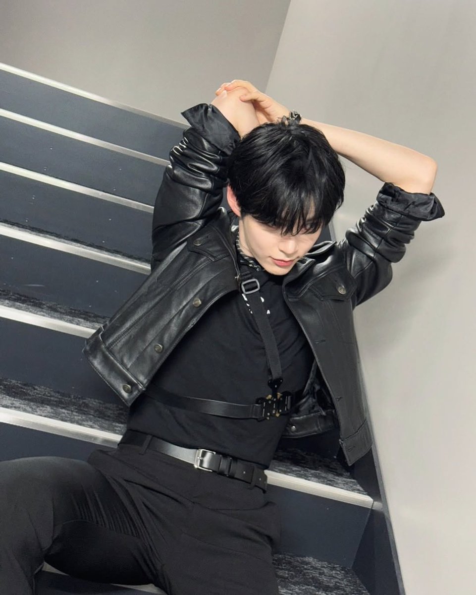 shanbin30's tweet photo. astaga https://t.co/70QnlJ9D5w