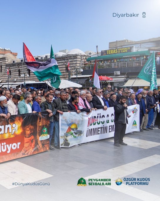 Kudüs, ümmetin hem hamisi hem yetimi şehir..

Gazze (Kudüs), Cennet ve Cehennemi ayıran çizgi..

Kudüs ( Gazze), iman ve insan vasfını derecelendiren ölçü.. 

📍 Diyarbakır |#DünyaKudüsGünü

<a href="/PSevdalilari/">PEYGAMBER SEVDALILARI VAKFI</a>