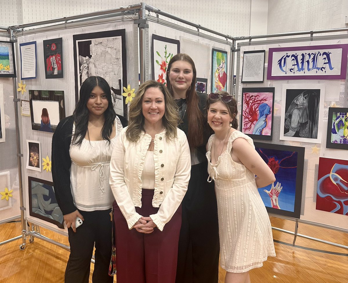 mrs.deeneys_art_room tweet media