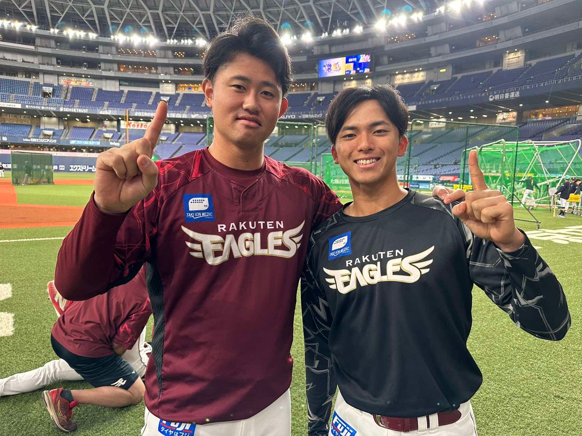 昨日、公式戦デビューを果たした
ルーキー2人で☝️💫

#江原雅裕 #宗山塁
#RakutenEagles
#キ！