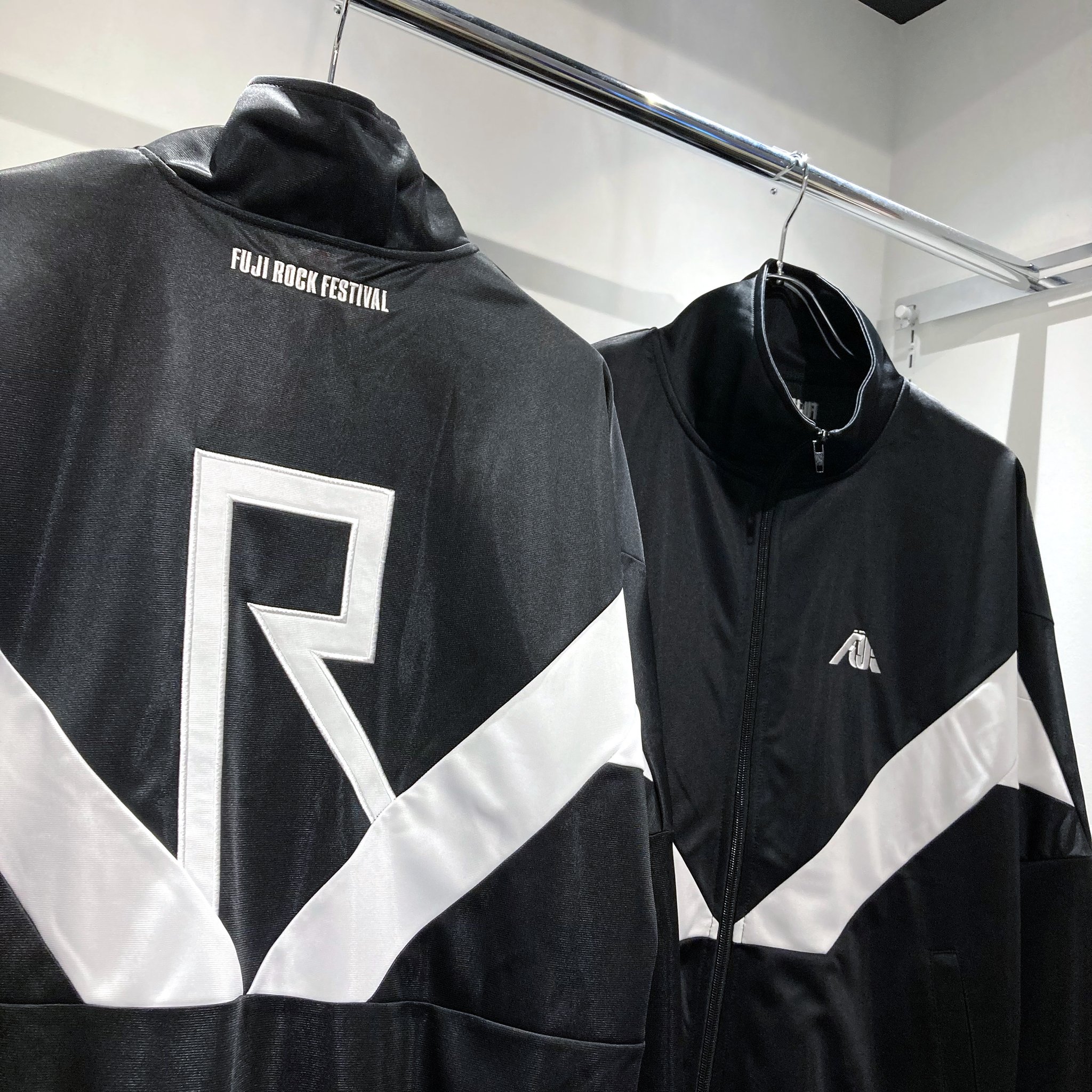 フジロック FUJIROCK 2025 スタッフ ジャケット S 未着用 フジロック FUJIROCK 2025 スタッフ ジャケット S 未着用 - メルカリ