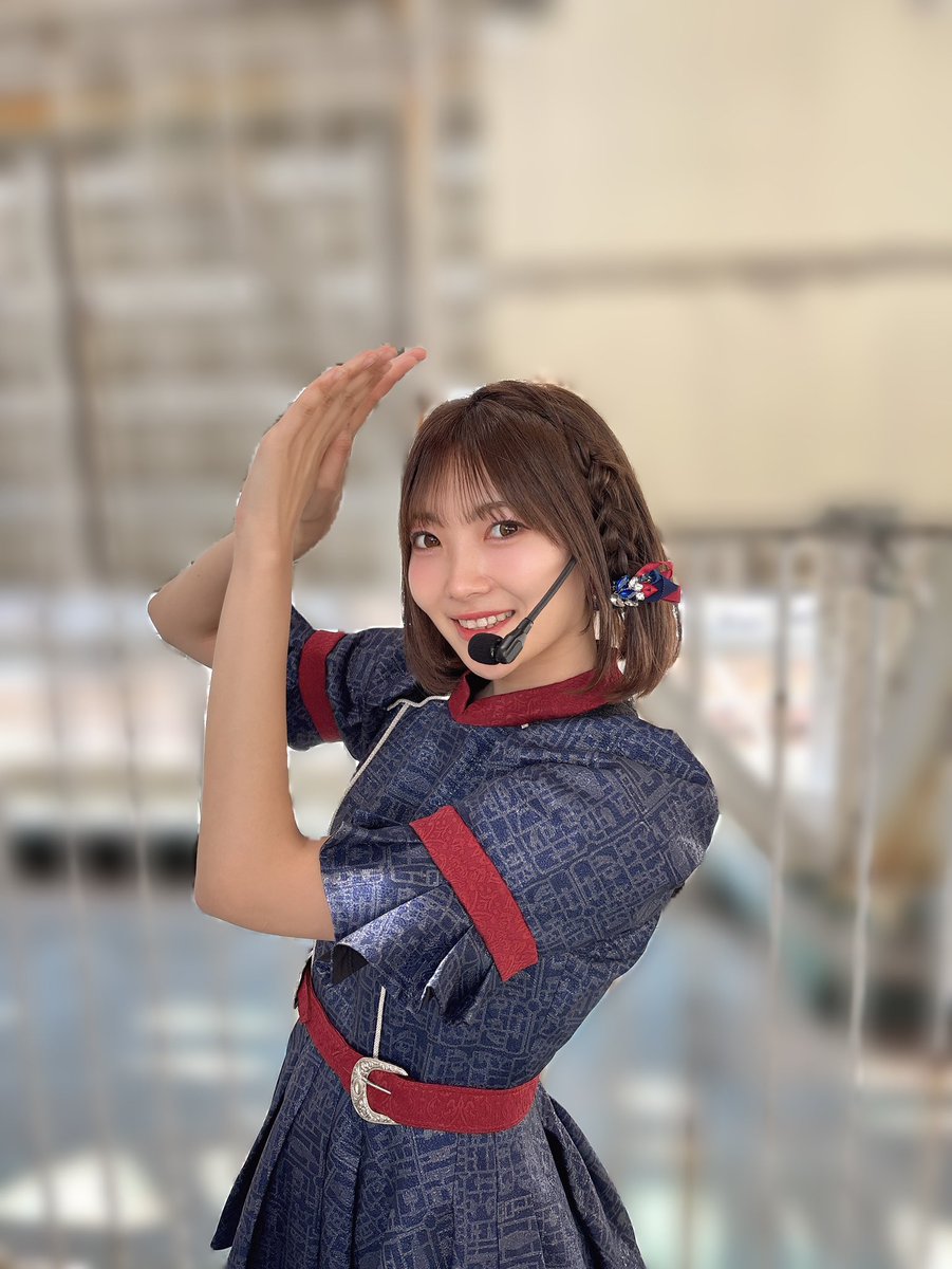 nana_miyazaki's tweet image. 晴れ女発令中☀️

このポーズなんでしょうか❔😏

【1部】12時30分〜
【2部】15時〜　

待ってます🐬🎀

#LINKLPLANET  #リンプラ
#宮﨑菜々 
#名古屋 #晴れ女