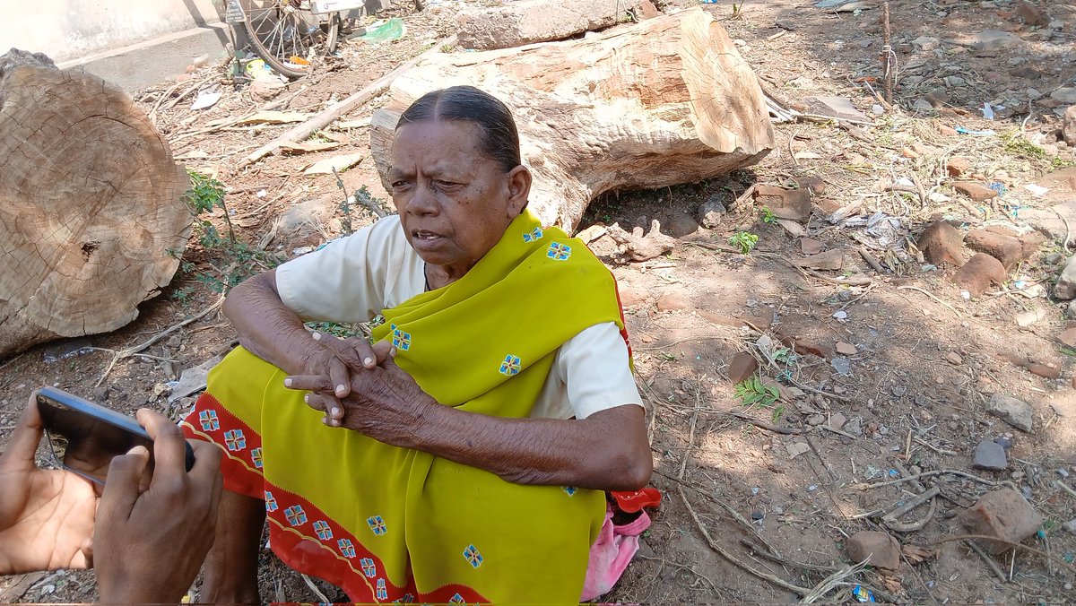 <a href="/DC_Chaibasa/">DC West Singhbhum</a> महोदय, दोषियों पर प्राथमिकी सहित कड़ी करवाई सुनिश्चित करते हुए मुआवजा सहित गबन राशि उपलब्ध करावें |
  खुँटपानी प्रखंड अंतर्गत लोहरदा पंचायत के मौजा मडकमहातु की इस वृद्ध माताजी जमा कुई का 31000/-  विधवा पेंशन कॉपरेटिव बैंक चाईबासा से गायब हैं <a href="/RBI/">ReserveBankOfIndia</a> <a href="/prdjharkhand/">IPRD Jharkhand</a>