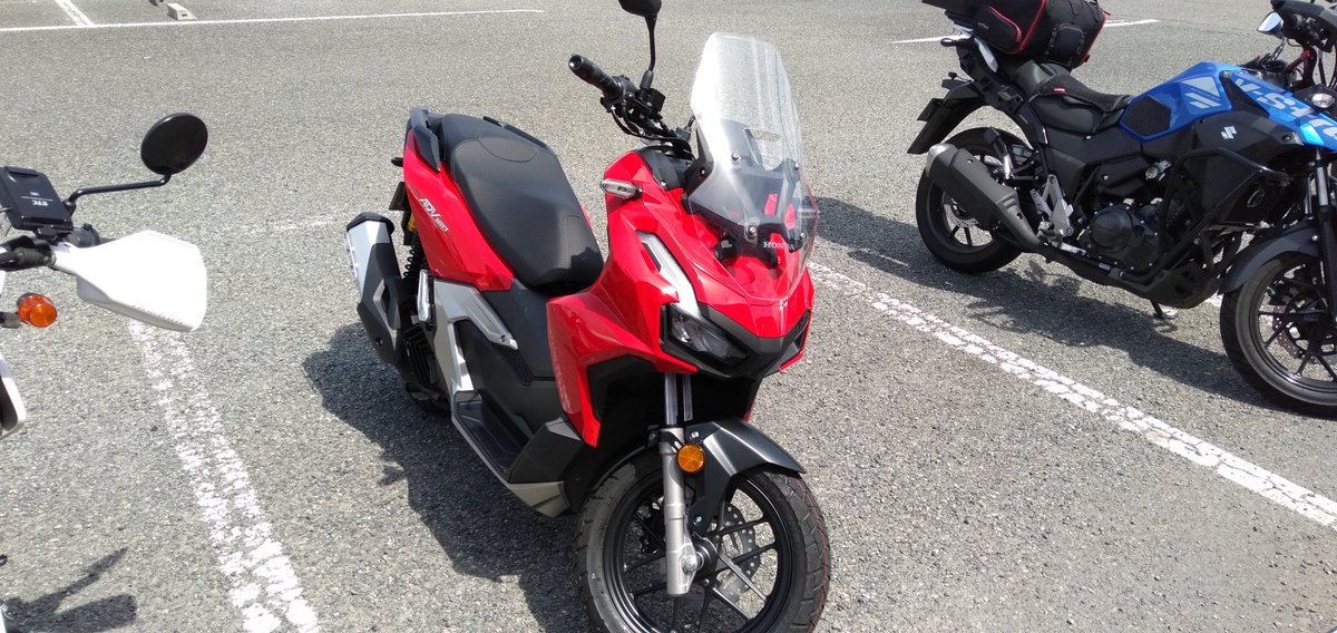 sacchan0728's tweet photo. つーわけで無事納車！
選ばれたのはADV160 https://t.co/GAW59Gsngz
