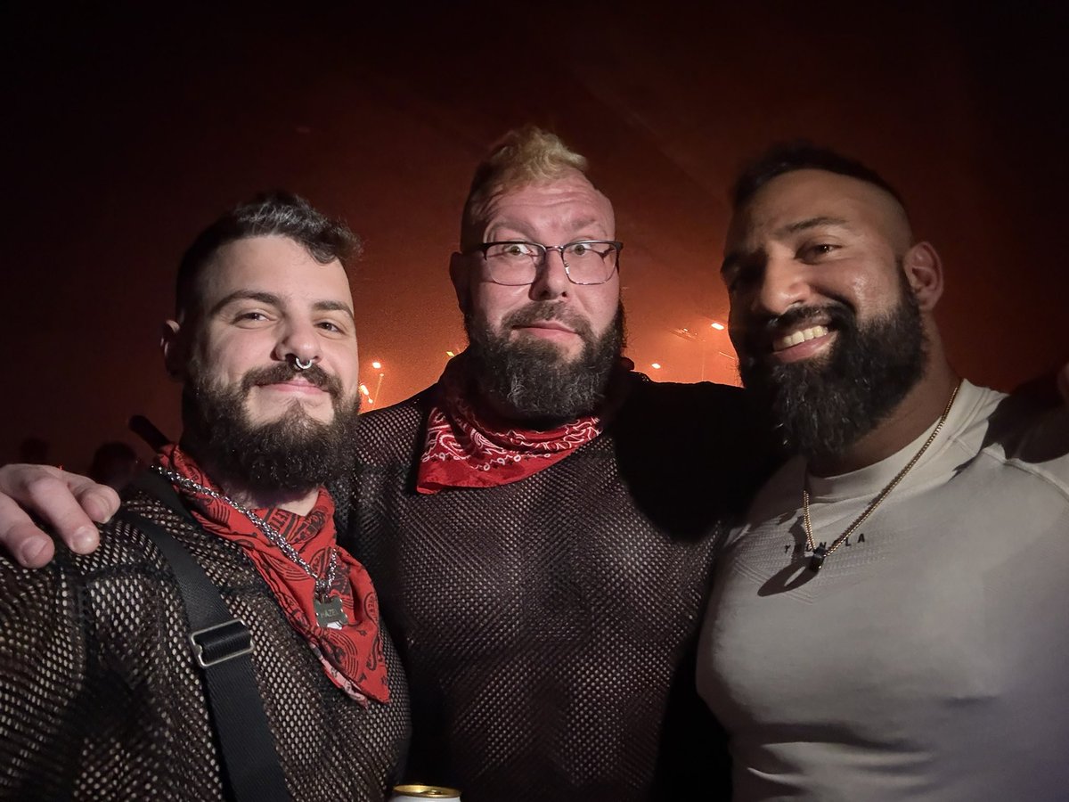 Parrow (@parrow_) on Twitter photo Impromptu trip to Miami to see Slander with Puppy and his big bro! <a href="/Gym_Shrew/">Pup Hazel; Goer of Gyms</a> <a href="/dayminvoss/">Dayminvoss</a> Impromptu trip to Miami to see Slander with Puppy and his big bro! <a href="/Gym_Shrew/">Pup Hazel; Goer of Gyms</a> <a href="/dayminvoss/">Dayminvoss</a>