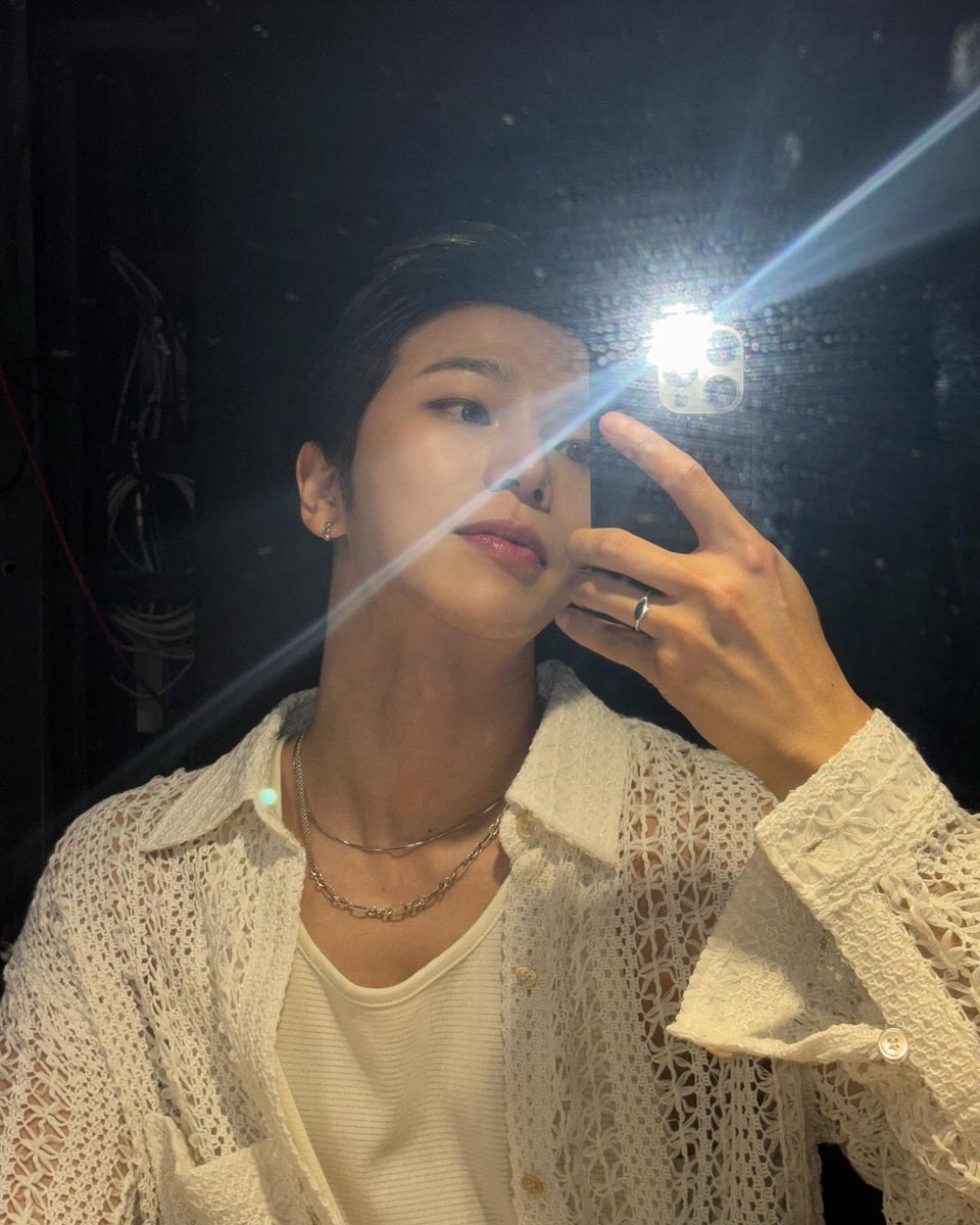 ireahand_'s tweet photo. 주말 무탈히 보내🍀 https://t.co/0GrbtzwPcG