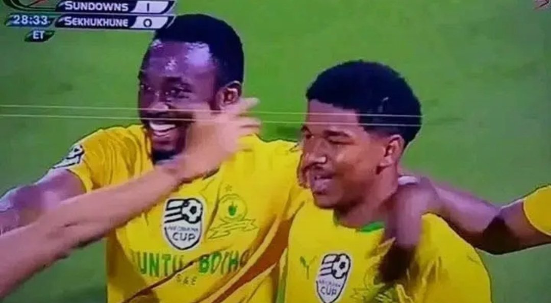KamoheloTower's tweet image. This is not acceptable, SAFA and PSL chairman must do something about this.