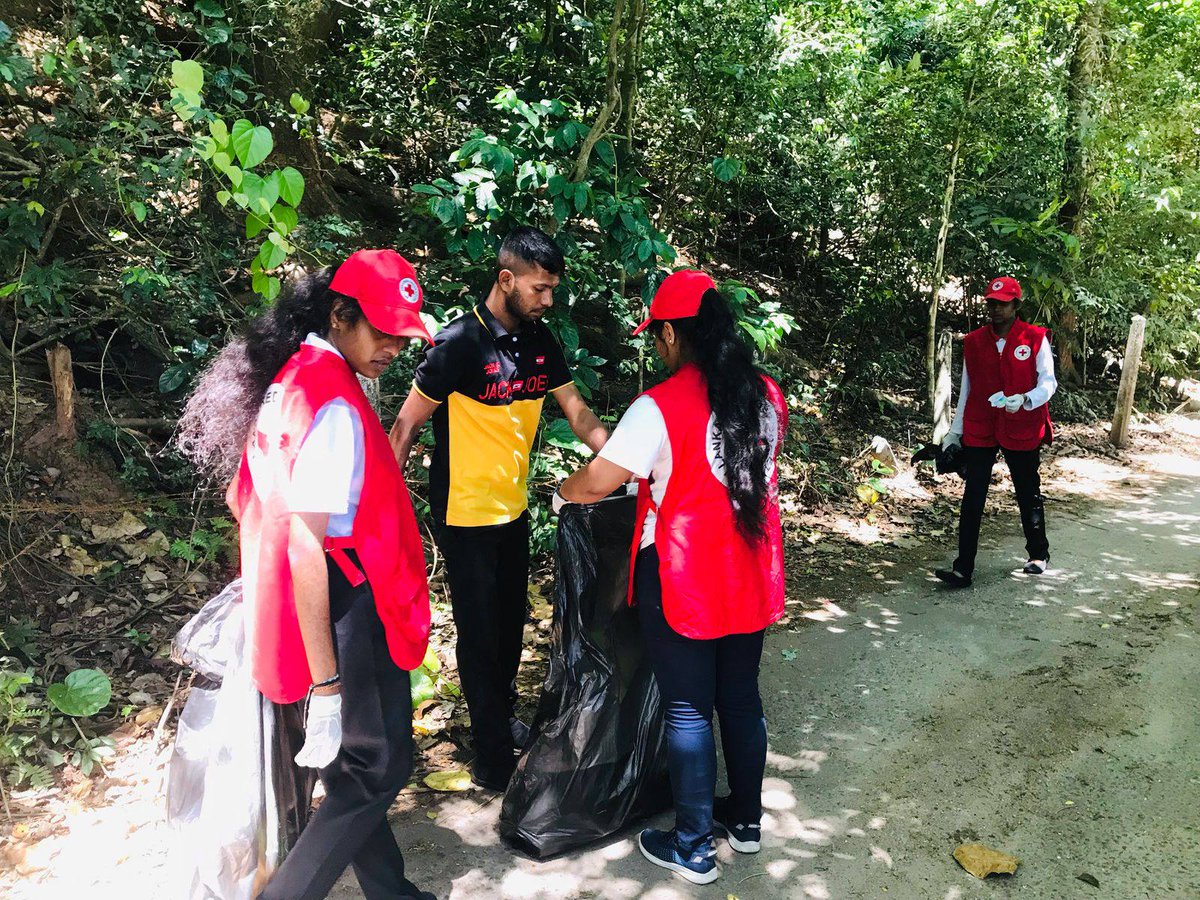 SLRedCross's tweet image. The @SLRedCross - Kandy Branch carried out a cleanup and restoration initiative at Udawatta Kele, demonstrating a strong commitment to environmental conservation. This effort aims to protect its biodiversity and preserve its natural beauty for future generations.
#slrcs