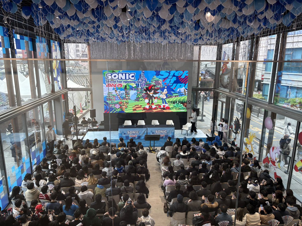 💙Sonic official fan meeting in Seoul 2025💙
⠀
이벤트 장이 꽉 찼네요🔥
잠시 후 행사가 시작될 예정입니다!
⠀
모두 즐거운 시간 보내다가 가세요💗
⠀
#소닉 #팬미팅 #소닉팬미팅