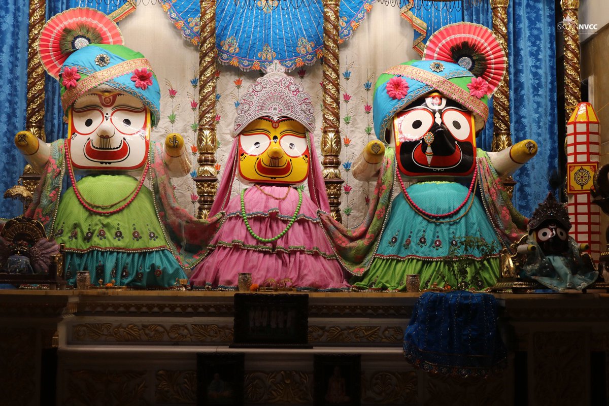 ISKCONPune's tweet photo. 🌷Mangal Arati Darshan🌷🗓29/03/2025🙏🚩@ISKCONNVCCPune🚩
.
.
#ISKCONNVCC #ISKCONPune #ISKCONNVCCPune #ISKCON
#29thmarch #29thmarch2025 #Saturday
#Harinaamsankirtan #Radheshyamdas #Radheradhe
#Sankirtan #Kirtan #Vrindavan #Mayapur #Prabhupada
#GVE #GovardhanEcoVillage #Radha https://t.co/EMFArgG7hU