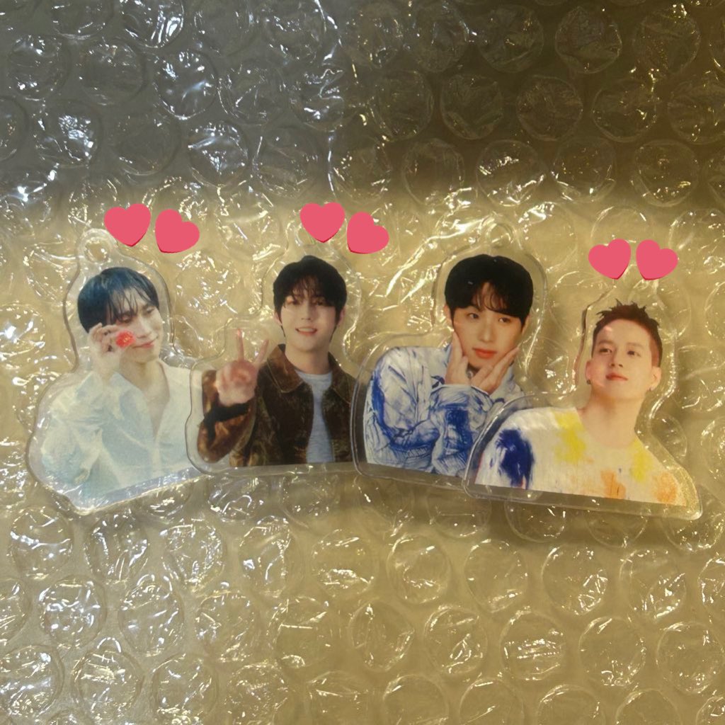 #rt 키링 rt이벵합니다!!

팬콘나눔후에 현식이를 제외한 키링들이 좀 남아서
은광,민혁,프니 키링을 3분께 1세트씩 드리겠습니다!

⭐️ 참여방법: rt
⭐️ 당발: 4월6일 비툽시(오후) 
⭐️ 참저삭: 37
⭐️ 반택비 당첨자부담

‼️ 재판매 절대 안됩니다. ‼️