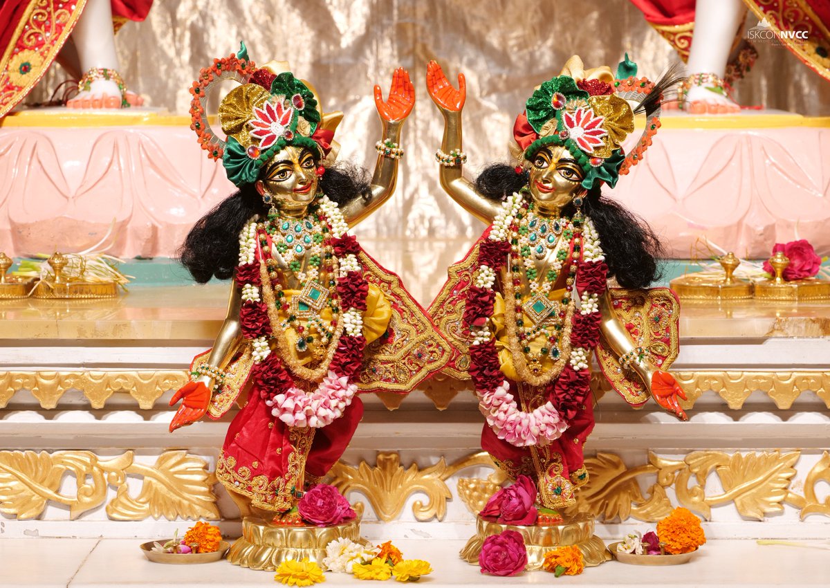 ISKCONPune's tweet photo. 🙏🏽Today's Darshan 📿 🗓29-03-2025🙏
🌷Sri Sri Gaur Nitai🌷
🚩@ISKCONNVCCPune🚩
.
.
#ISKCONNVCC #ISKCONPune #ISKCONNVCCPune #ISKCON
#29thmarch #29thmarch2025 #Saturday
#Harinaamsankirtan #Radheshyamdas #Radheradhe
#Sankirtan #Kirtan #Vrindavan #Mayapur #Prabhupada
#GVE #Govardhan https://t.co/faYFUtWpY9