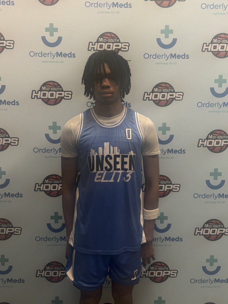 #gatoradefieldhouseshowcase <a href="/Midsouth_Hoops/">Mid-South Hoops</a> 

Varsity
UnSeen Elite 52
Jones Elite 41

Player of the Game 

Kyle HiggenBottom 11 points (All First Half)
Blake Price 12 points