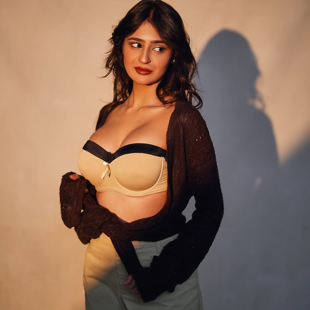 GnLg_-hasAAOsHy?format=jpg&name=medium