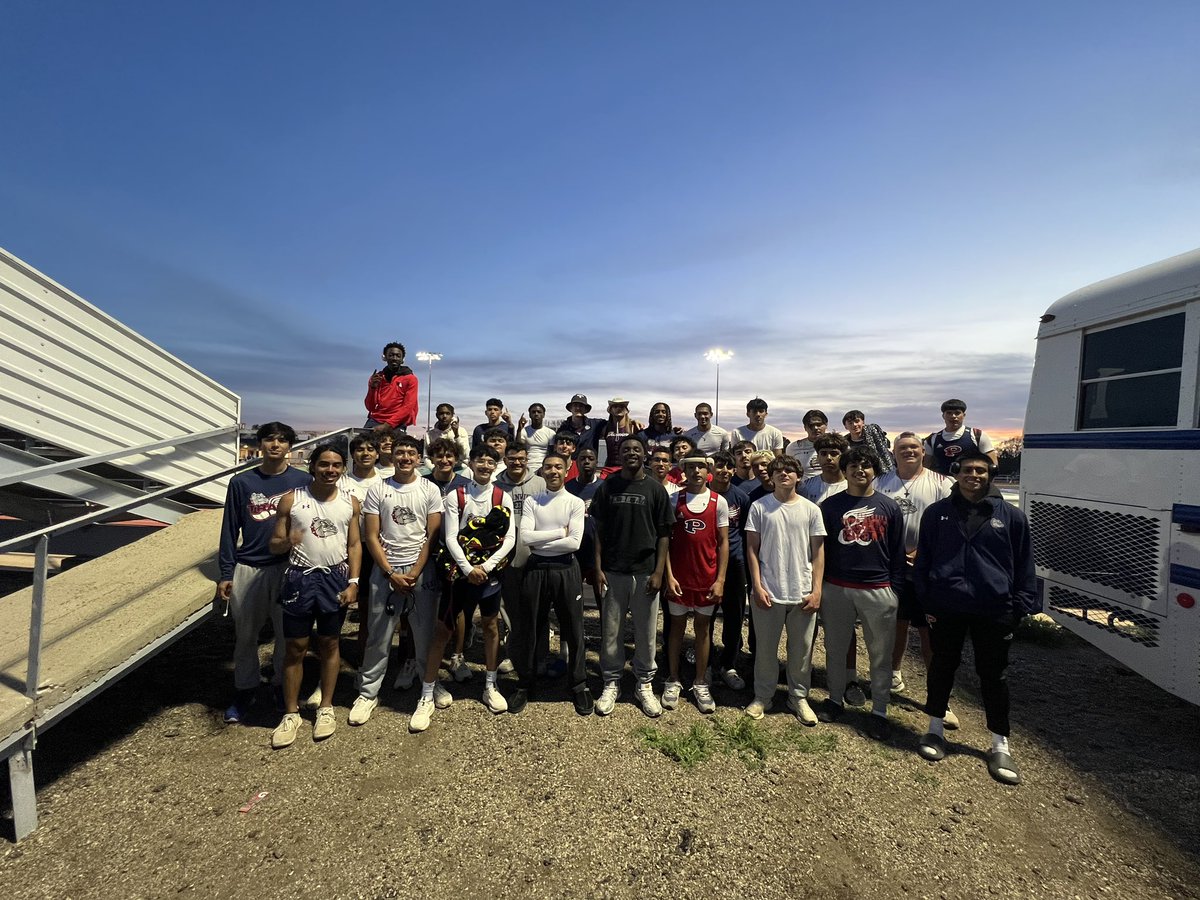 Big day for the Bulldogs at the Panhandle Relays! 

The varsity boys are meet champions! 

The varsity girls and both JV teams each earned 3rd place in the team standings. 

See full results here: tx.milesplit.com/meets/663138-7…