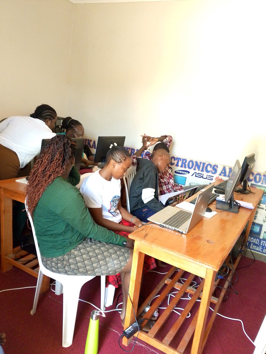 ChanceTsindika's tweet image. #Mpondwe-Kasese.

RURAL COMMUNITIES DIGITAL EDUCATION for all Citizens.

We wake up @CTsindika everyday with the energies amplified to onboard more Citizens on our #DigitalRoadmap for RWENZORI thru DIGITAL SKILLING, PROVIDING ONLINE SERVICES, INFORMATION ACCESS,BPO &amp;amp; INNOVATION.