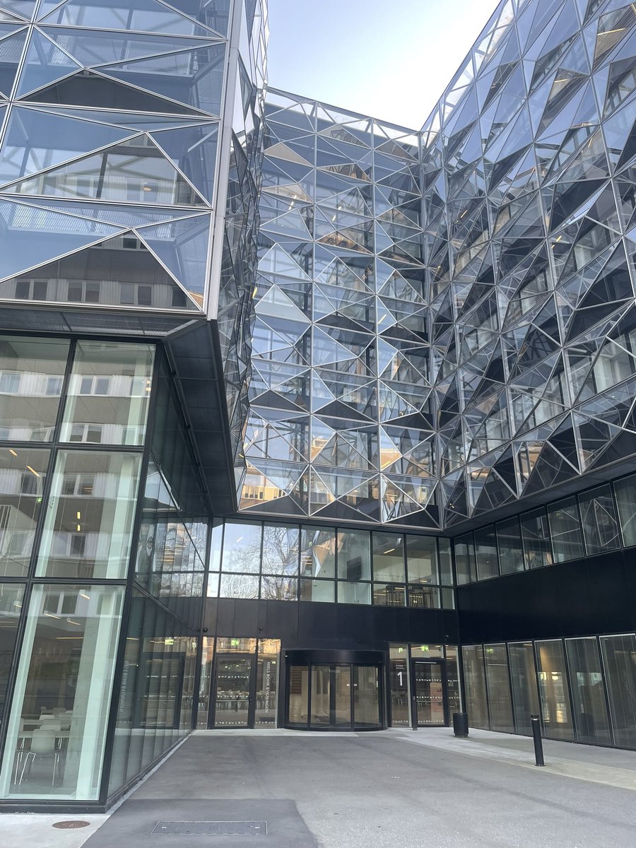 WerzLab's tweet image. Thanks to Christian and Michael for hosting me at Copenhagen @uni_copenhagen @WerzLab @UniFreiburg @FreiburgChem. I strongly admire your new chemistry building
