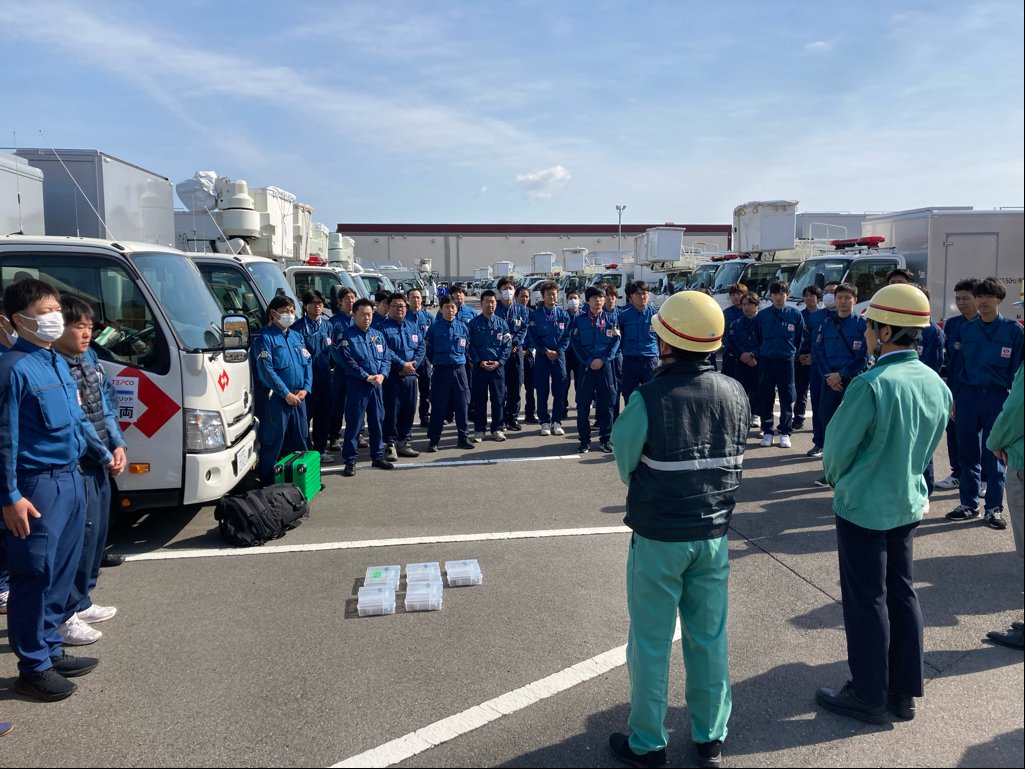 TEPCOPG's tweet photo. 【電力確保のための四国電力送配電への応援派遣終了について】
愛媛県今治市周辺での山林火災の影響で被害を受けられた皆さまに、心よりお見舞い申し上げます。

当社は、愛媛県今治市における山林火災の電力確保に向け応援派遣を行っておりました。四国電力送配電より応援要請解除を受けたことから、応援派遣を終了いたします。

■プレスリリースはこちら
https://t.co/GalhuS9Ic4

#今治市　#山林火災　#TEPCOPG