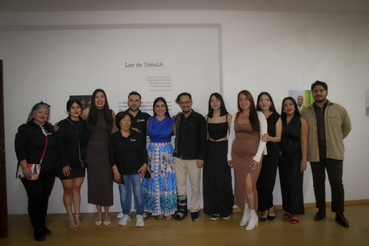 InMujerTonala's tweet photo. ¡La exposición fotográfica "Las de Tonalá" ya está abierta! 📸👩🏻

Descubre las historias y miradas de las mujeres tonaltecas a través de la lente de fotógrafas de Tonalá. 📷💫 https://t.co/wjC3OrG3Fm