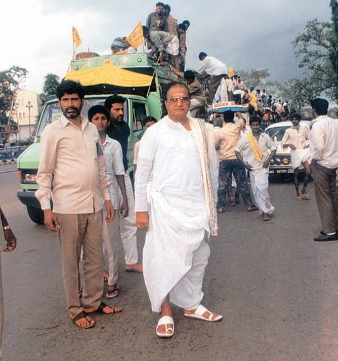 GnLt77tbsAA1zdF?format=jpg&name=900x900