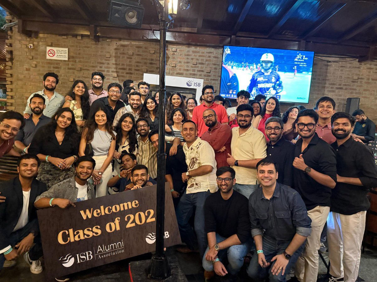 TheISBAlumni's tweet image. ISBAA Alumni Mixer 2025 – Bangalore: An Evening of Reunions &amp;amp; New Beginnings! 🌟

What a fantastic night! From rekindling old friendships to forging new connections

#ISBAA #ISBAlumni #ISBNetworking #AlumniConnect #StrongerTogether #ISBAAEvents #AlumniMeet #ISBAlumniAssociation