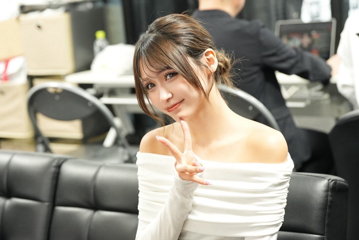 Angie85002281's tweet photo. 本日19:00からYouTubeで見れます！！
ビビり散らかしてるから是非見てね！！笑⭐️

https://t.co/MjUJj0iSqB
↑ここから見れます！！

あと、ファンクラブもあるのでチェックしてみてね！https://t.co/b6Fz9xLFjh https://t.co/sCUlSDlIiT