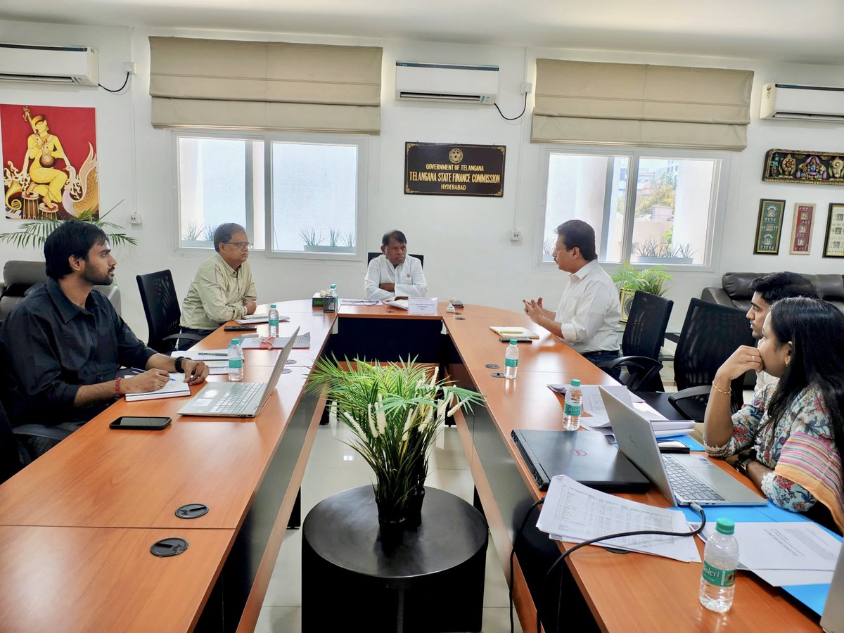H. Chairperson <a href="/BapuRajaiah/">Rajaiah Siricilla</a> <a href="/TGFinCom/">Telangana Finance Commission</a> conducted a review meeting with team ASCI  to assess the status of the draft report on ULBs. The meeting also involved an in-depth discussion on creating circular economy while enhancing waste management practices within ULBs