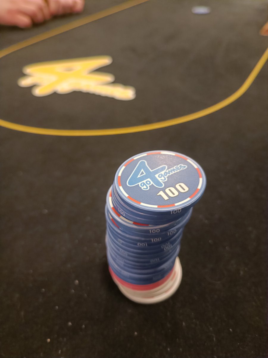 wromic2's tweet image. Uwielbiam Czechy ♥️ 
Można sobie od rana pić pyszne piwko i legalnie grać w karty na pieniądze 💰💰💰👌😁
#pokerfever #pokerisfun